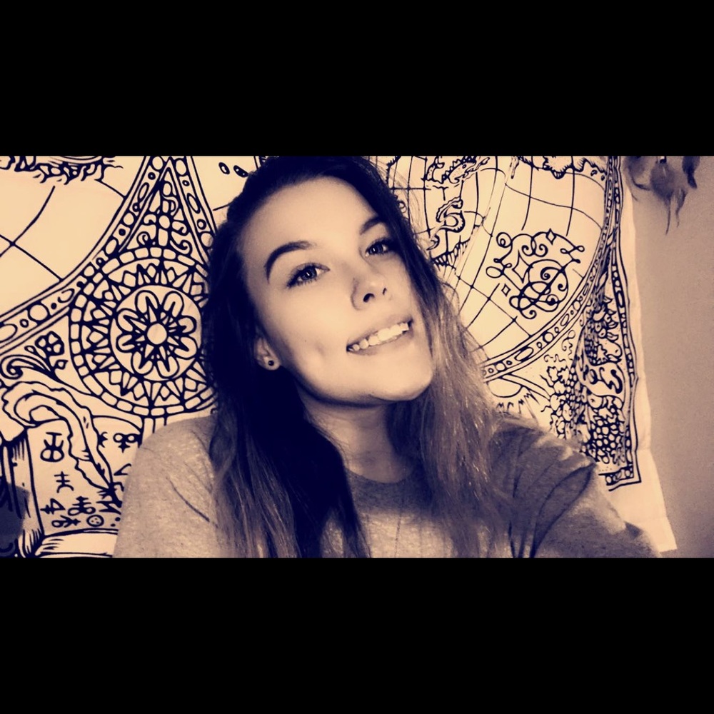 Meet your Posher, Hannah